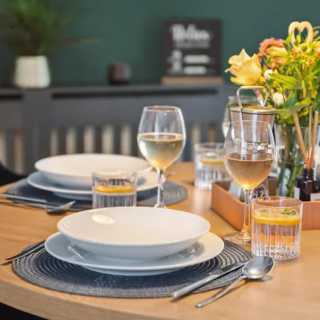 Haven Apartments Laupheim City Wlan Parkplatz Terrasse Balkon Buitenkant foto