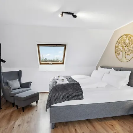 Haven Apartments Laupheim City Wlan Parkplatz Terrasse Balkon Buitenkant foto
